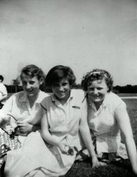 3 young ladies in a park