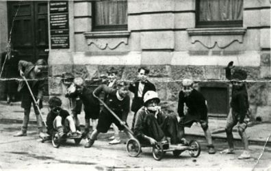 Childer at play in Mount Stuart Square